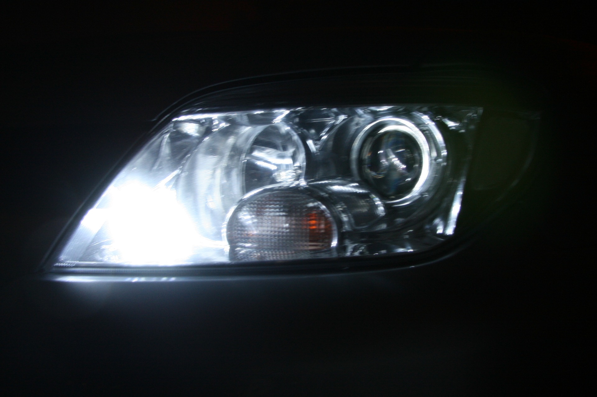 Замена ламп ближнего света и габариток — Mitsubishi Outlander (1G), 2,4 ...