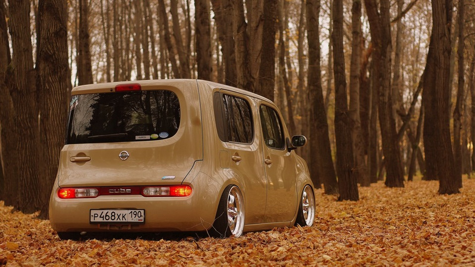 Nissan Cube z12 stance