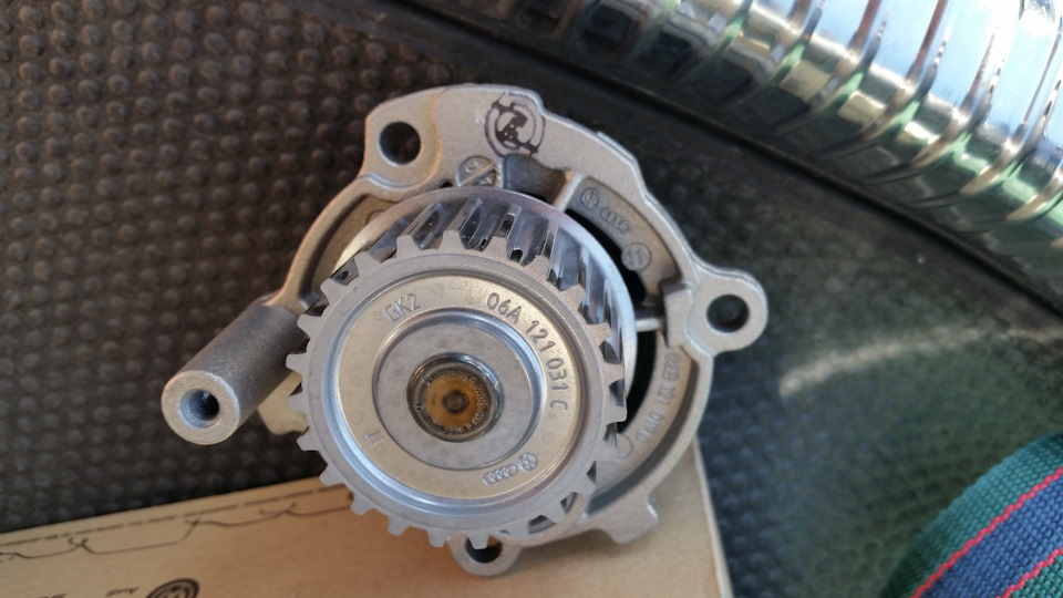 знаки отличия ориг VW — Volkswagen Bora (1G)