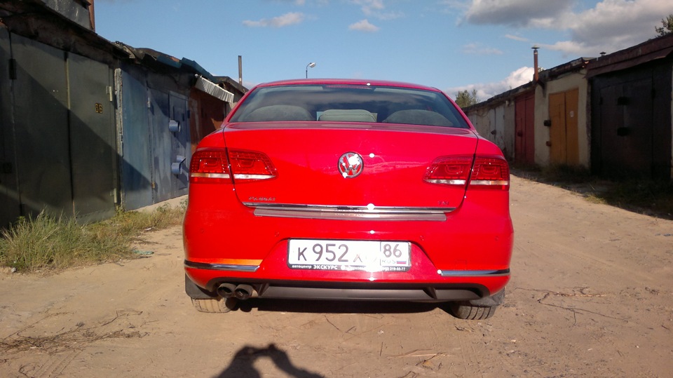 Volkswagen passat красный