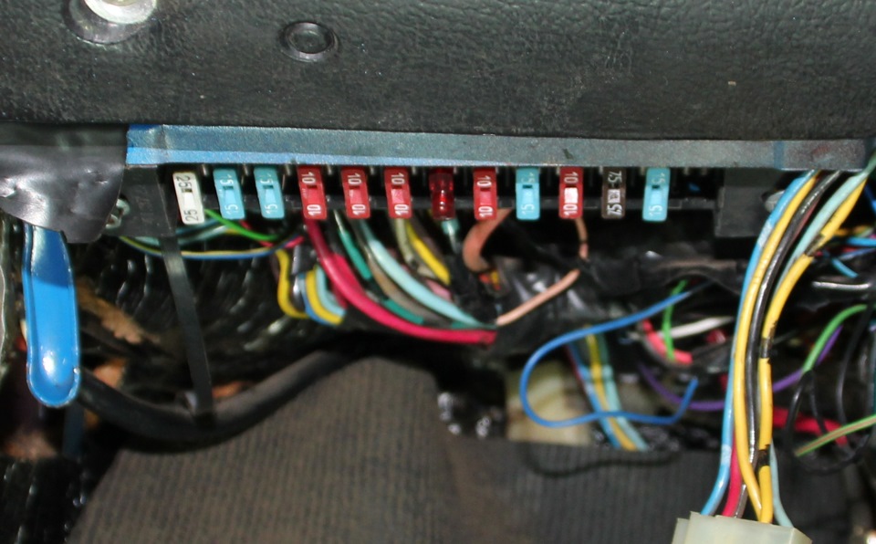 Замена блока предохранителей на блок флажковых — Lada 2101, 1,1 л, 1976 ...