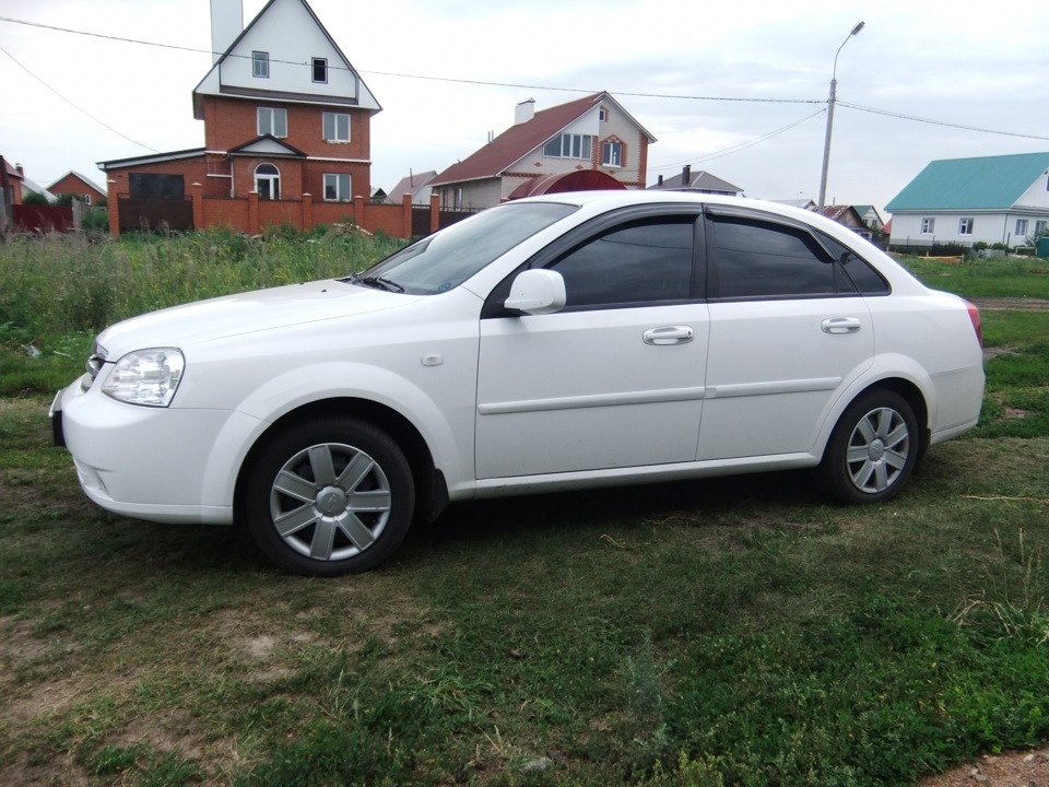 Chevrolet Lacetti Р±РµР»С‹Р№