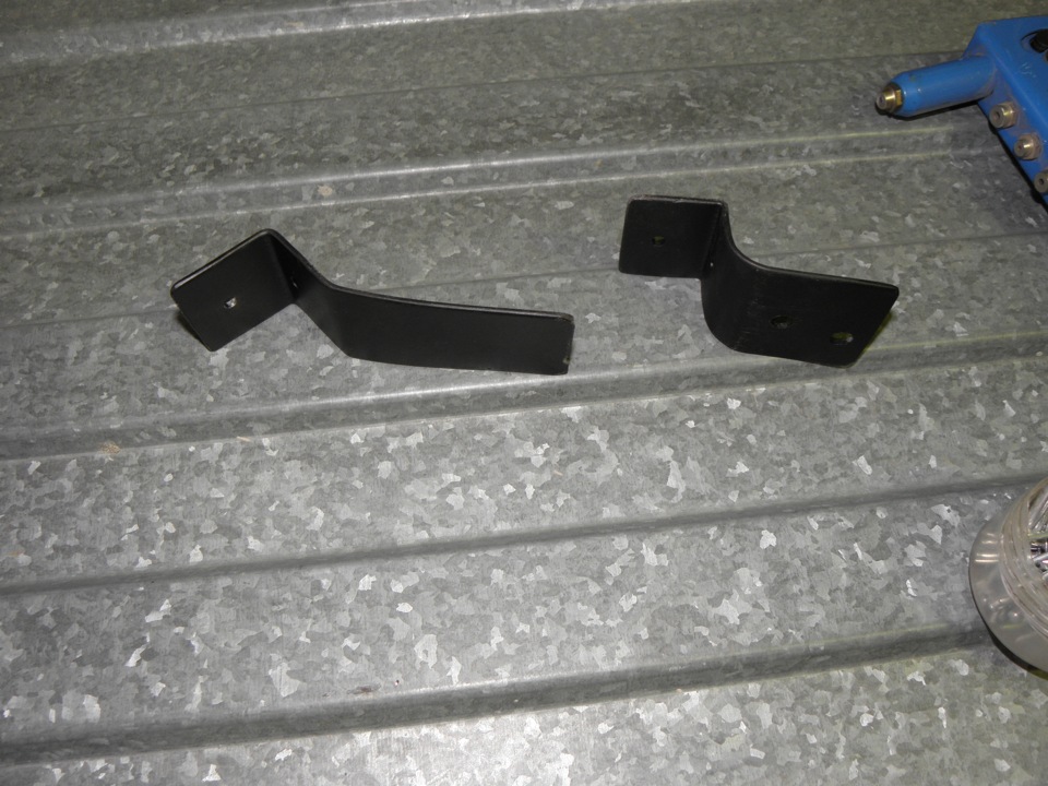 установка воздушного сигнала — Renault Sandero 1G, 1,6 л, 2010 года ...