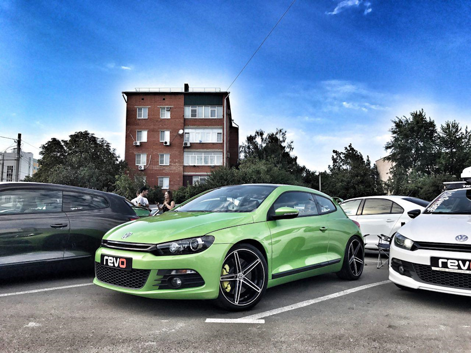 Фольксваген Scirocco цвет хаки