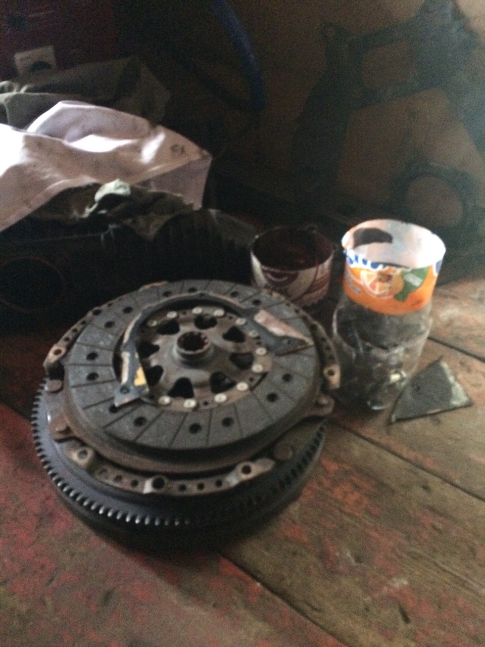 Замена сальника со стороны коробки передач, и выжимного подшипника ...