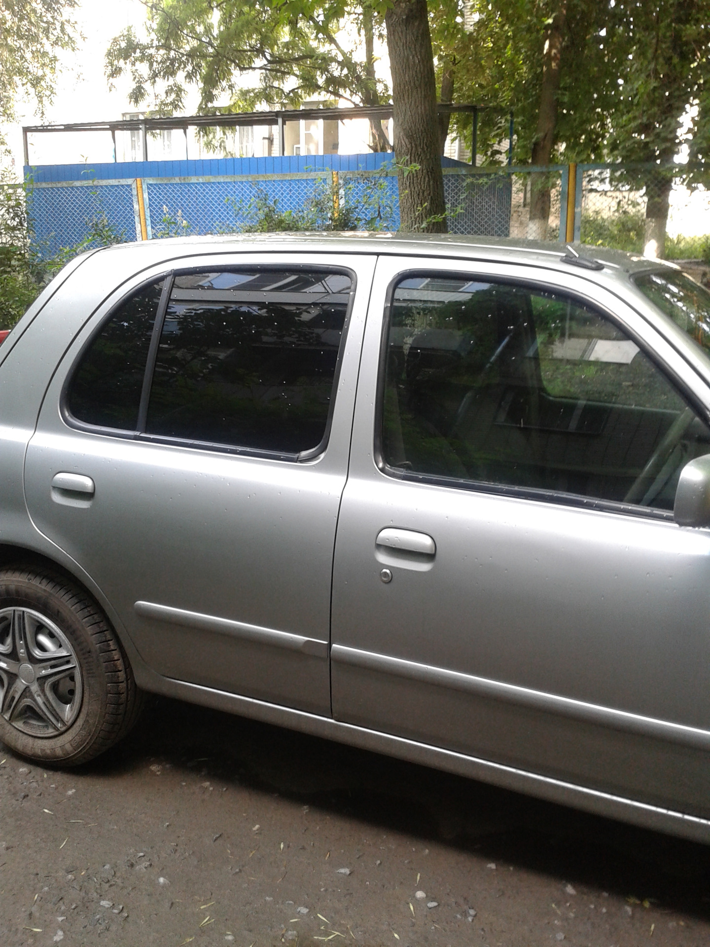 Тонировочкаааа — Nissan March (K11), 1 л, 2001 года | другое | DRIVE2