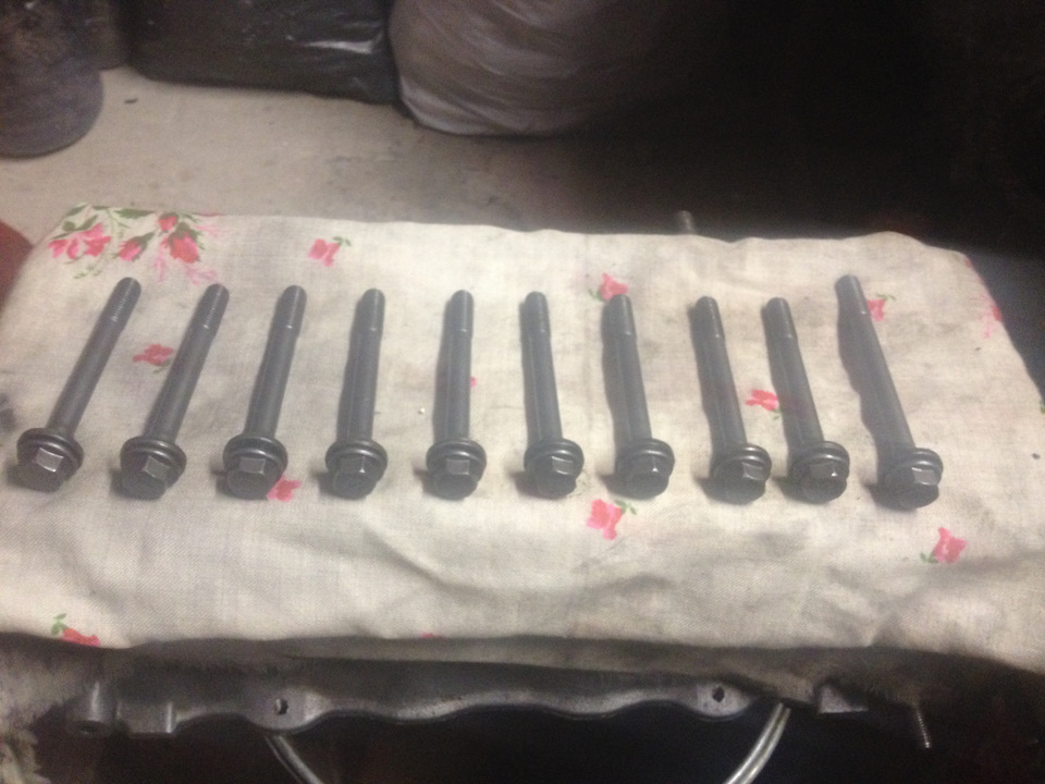 Комплект Болтов ГБЦ — Nissan Bluebird (T12/T72), 2 л, 1986 года ...