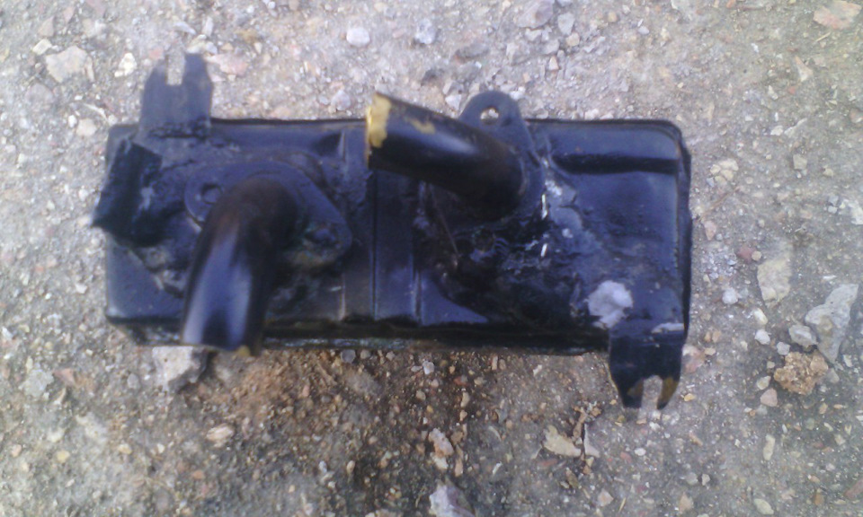 Я за свечку — свечка в печку.(( — Mazda 323 III, 1,5 л, 1985 года ...