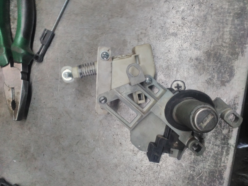 Петля крышки (двери) багажника Seat Toledo 4 купить по цене 1040руб. 798716 мага