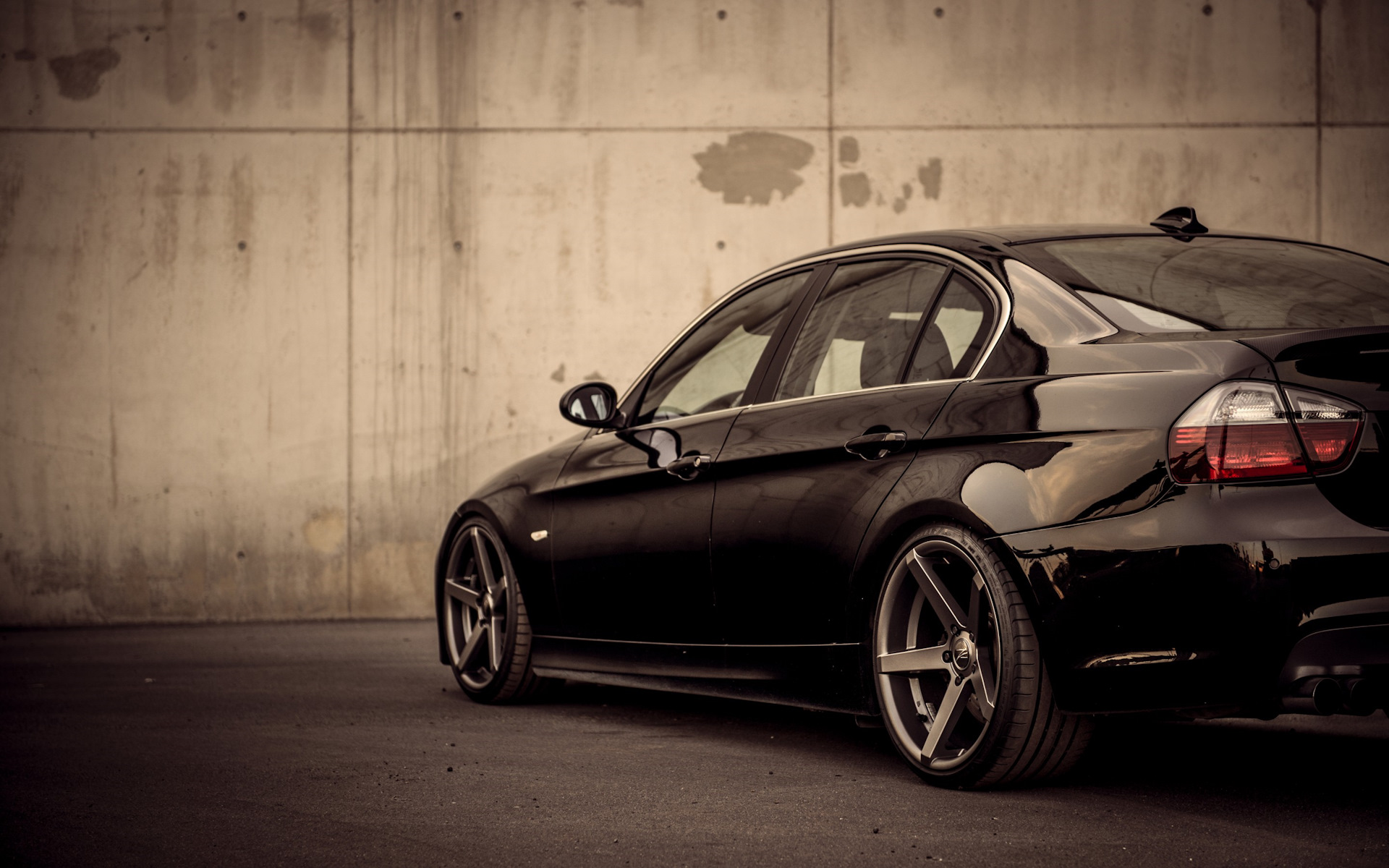 BMW e90 черная