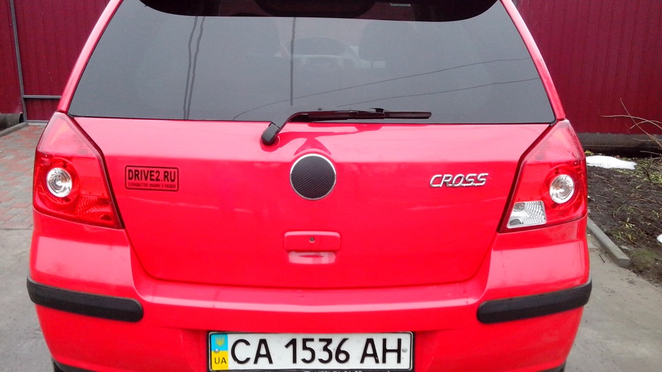 заклеила значок — Geely MK Cross, 1,5 л, 2013 года | аксессуары | DRIVE2