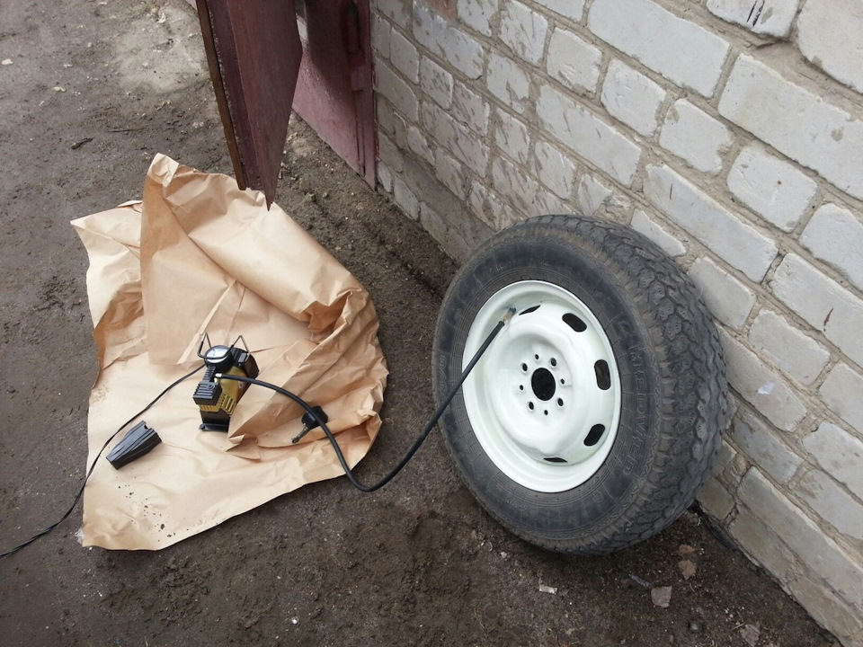 Гуталин — для туфель, краска — для колёс — Lada 21013, 1,2 л, 1986 года ...