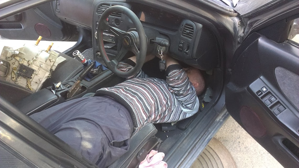 У — удобство — Nissan Skyline (R33)