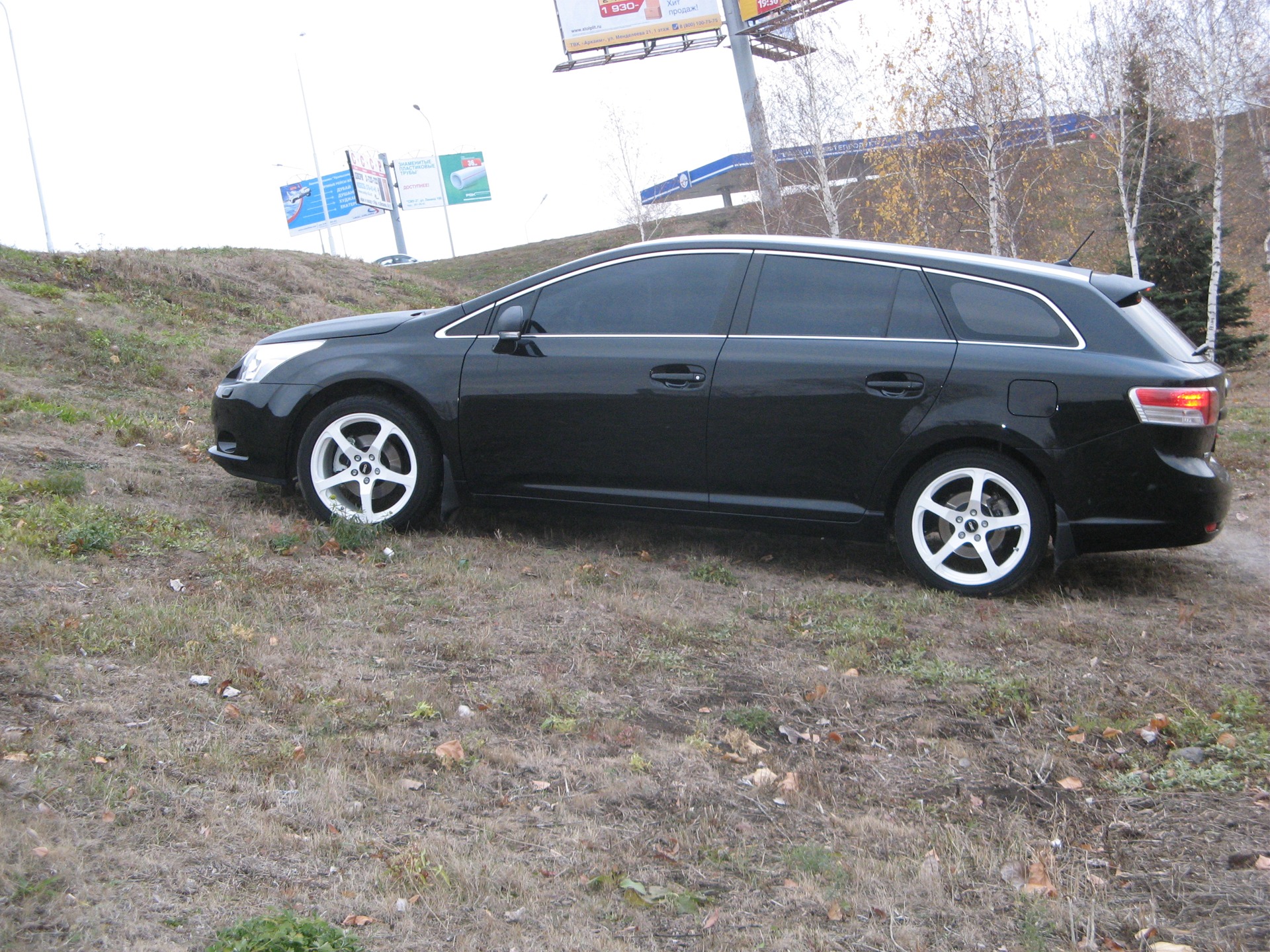      31102010 Toyota Avensis 18 2009