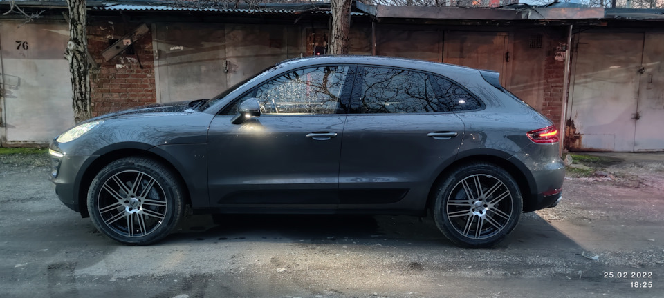          Porsche Macan         