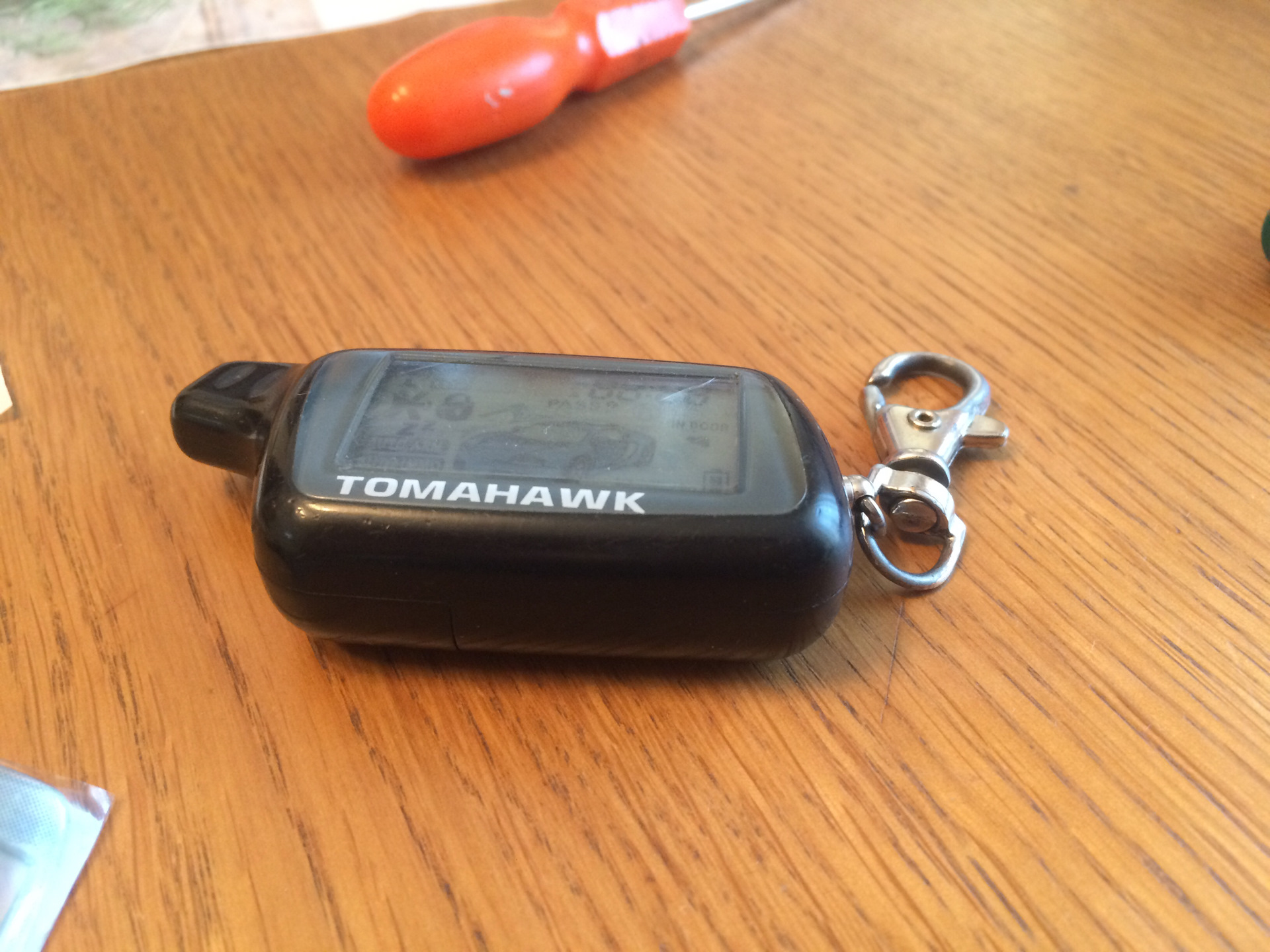 Viper 476v брелок сигнализация. Адаптировать брелок сигнализации. Брелок сигнализации форд фокус. Брелок сигнализации phantom like note. Передатчик в брелке сигнализации.