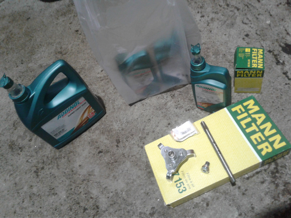 Очередная замена масла/Фильтров/Сливной пробки+Нарезка резьбы ...