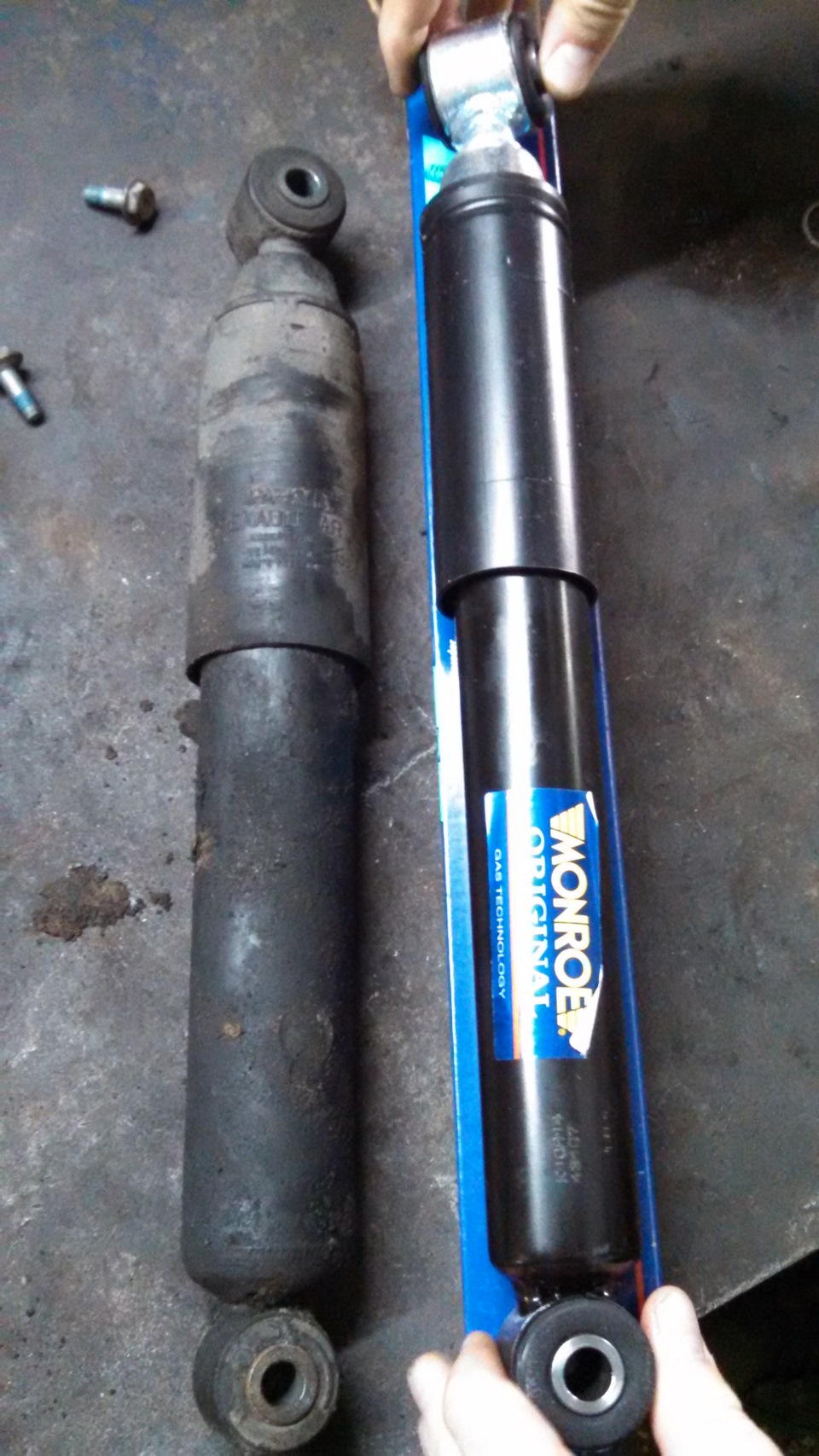 Потекли амортизаторы — Renault Kangoo (1G), 1,5 л, 2006 года | визит на ...