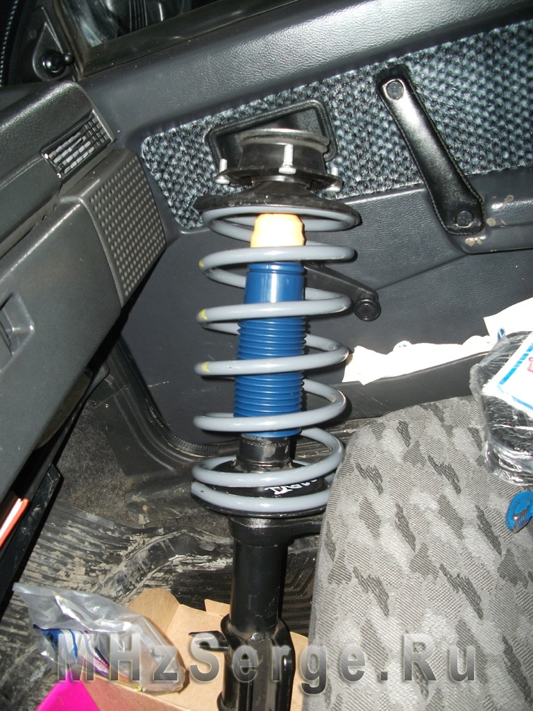 Замена передних амортизаторов с пружинами, рулевых наконечников ...