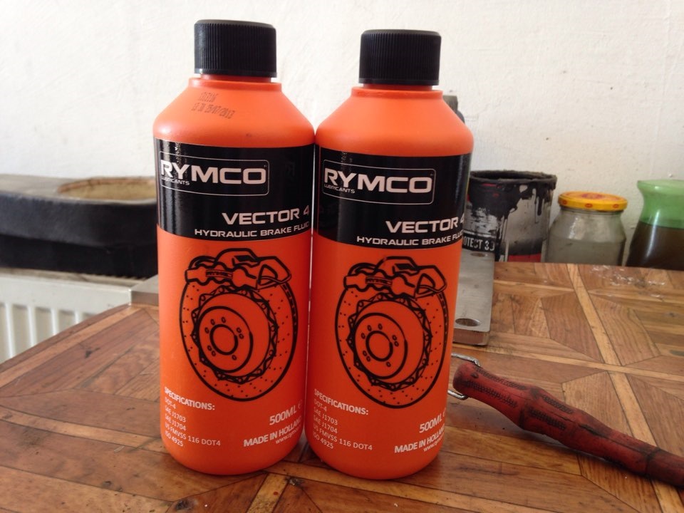 Заменил тормозную жидкость RYMCO — Subaru Impreza WRX (GD, GG), 2 л ...