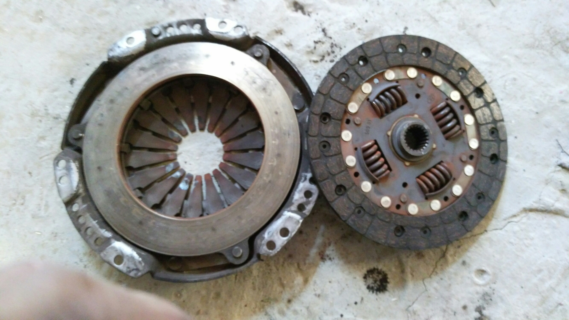 Замена сцепления тойота королла 120. 4 механика. Комплект сцепления тойота королла 120 1. Сцепление тойота королла 120 кузов. 6 6 ступ.