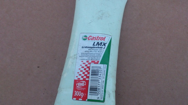 Такую смазку использовал для пальцев. Отличается от обычного Литола и его аналогов максимально высокой предельной температурой текучести — Mazda CX-5 (1G). Запчасти на фото: 334207