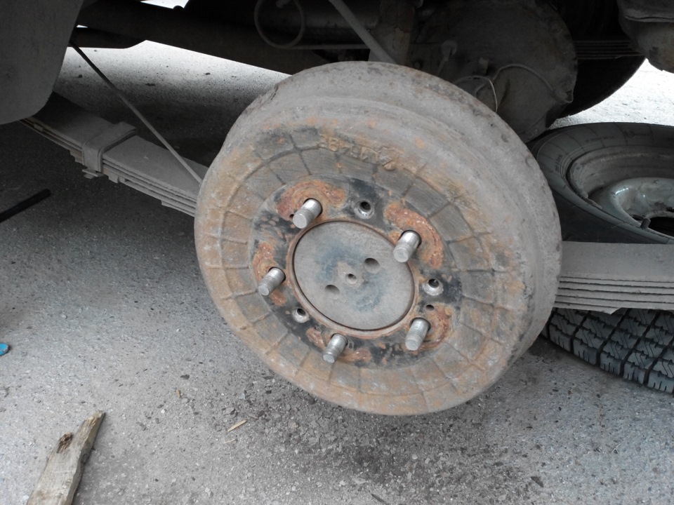 Ремонт тормозов. Часть 1. Вскрываем — ГАЗ 31029, 2,4 л, 1996 года ...