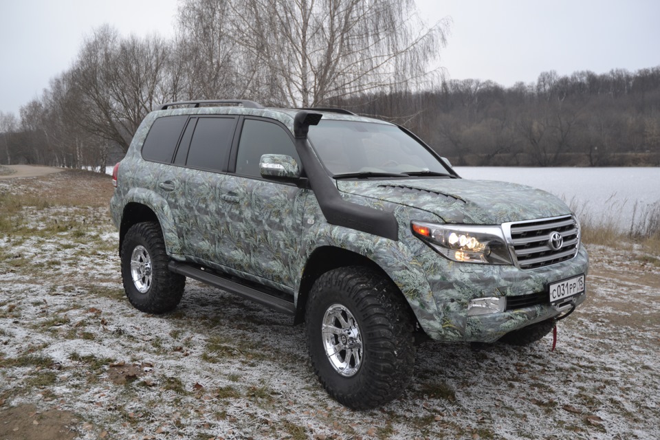 Toyota Land Cruiser 200 off Road Tuning