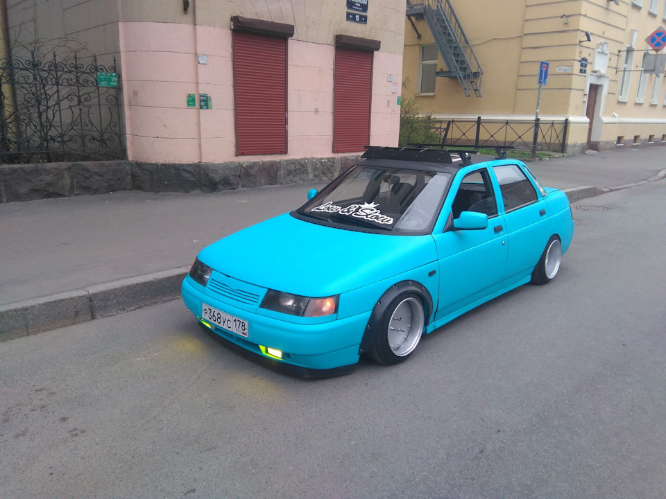 Lada 2112 stance