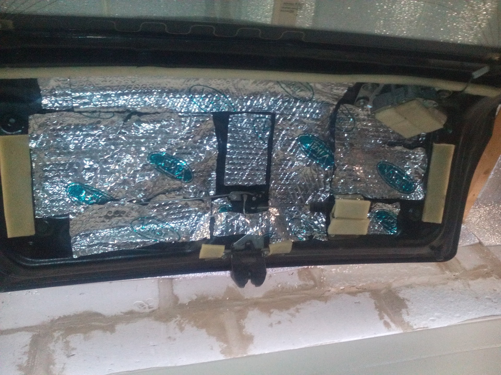 Начало. Шумка крышки багажника. — Lada Приора хэтчбек, 1,6 л, 2010 года ...