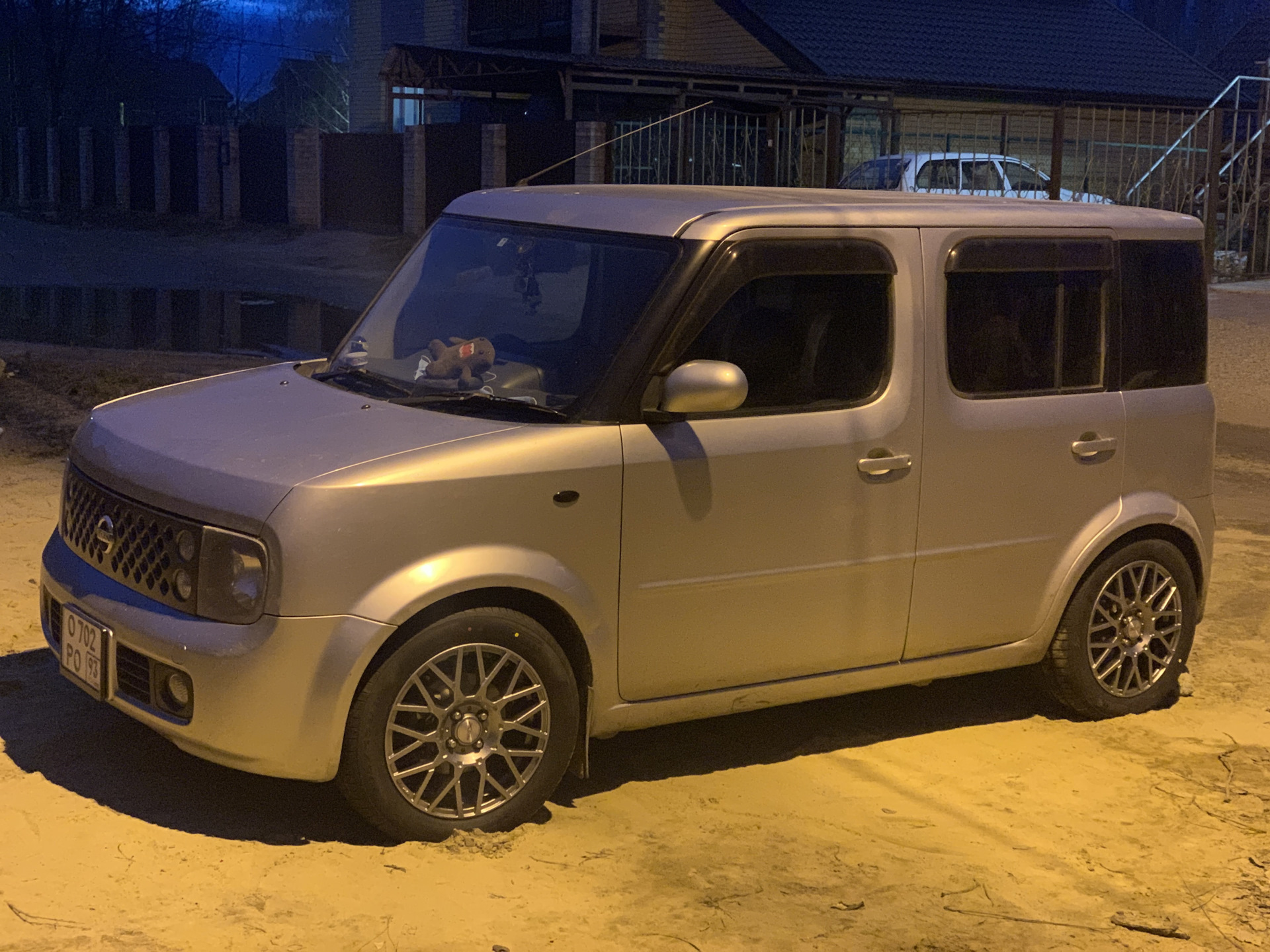 Nissan Cube 4