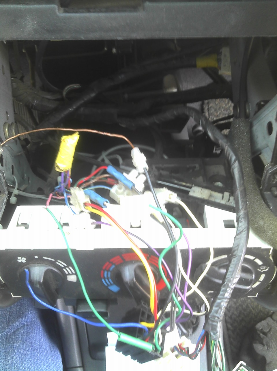 Проводка в водительской двери и зеркала — Nissan Primera (P11), 2 л ...