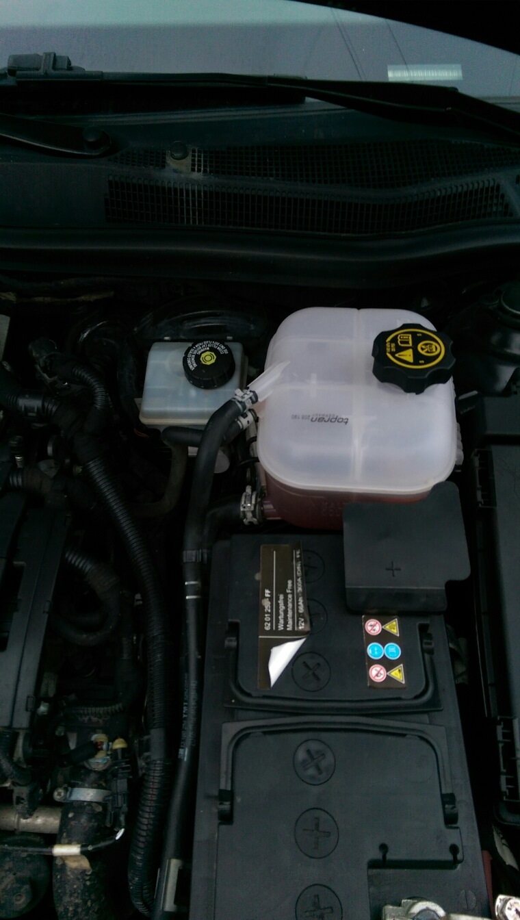 Новый бачек антифриза — Opel Astra H, 1,6 л, 2011 года | своими руками ...