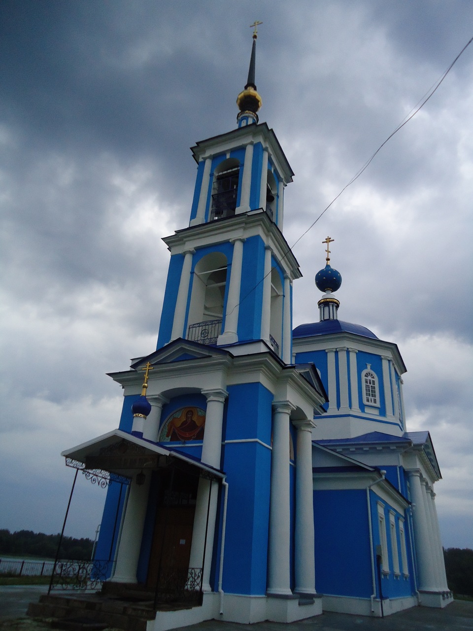 Москва белый городок. Белый городок Тверская область. Белый городок Церковь. Посёлок городского типа белый городок. Пгт белый городок Церковь.