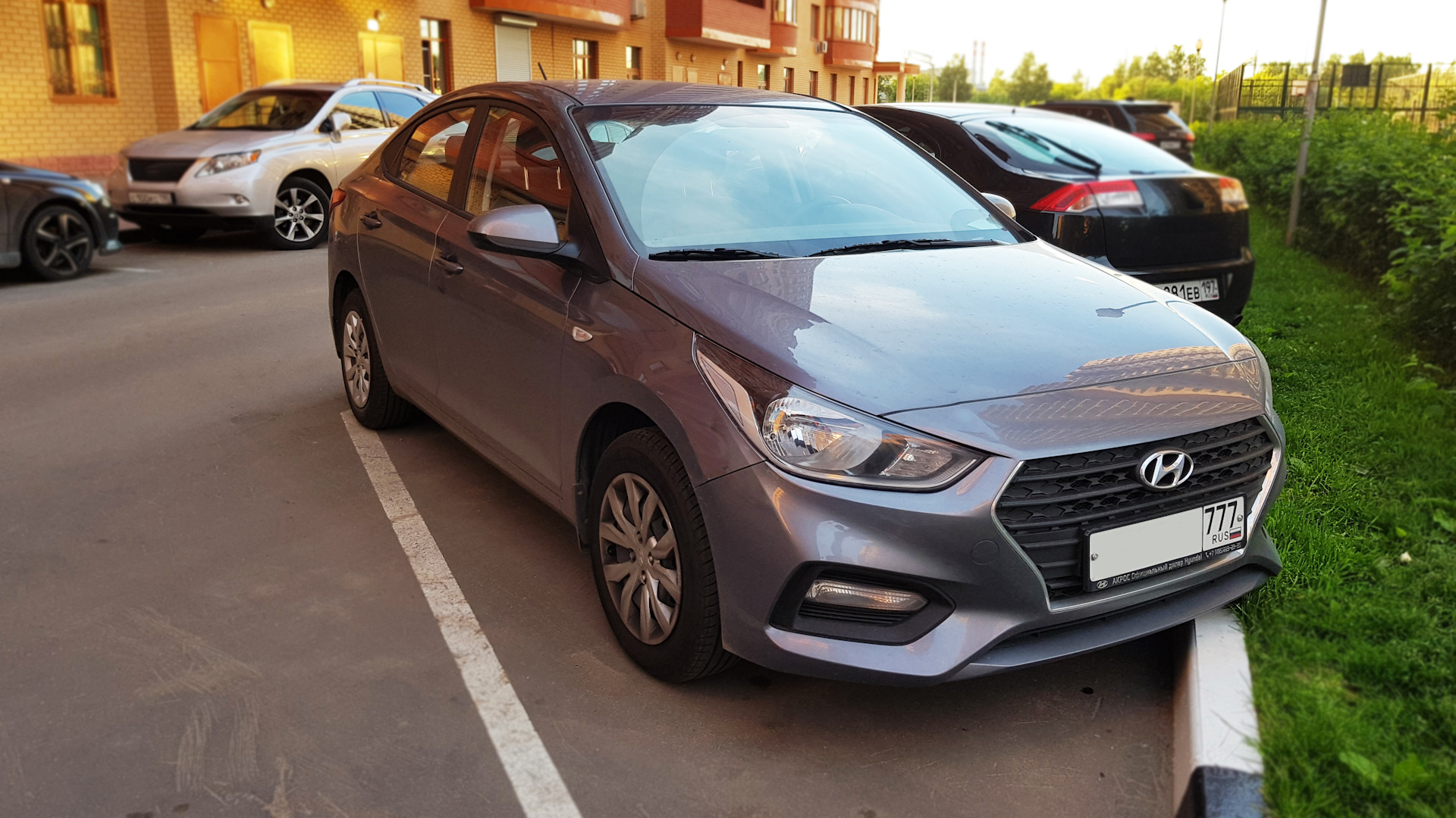 Hyundai solaris отзывы. Солярис 2 серый. Solaris 2 Grey. Хендай Солярис графит. Графитовый Солярис 2021.