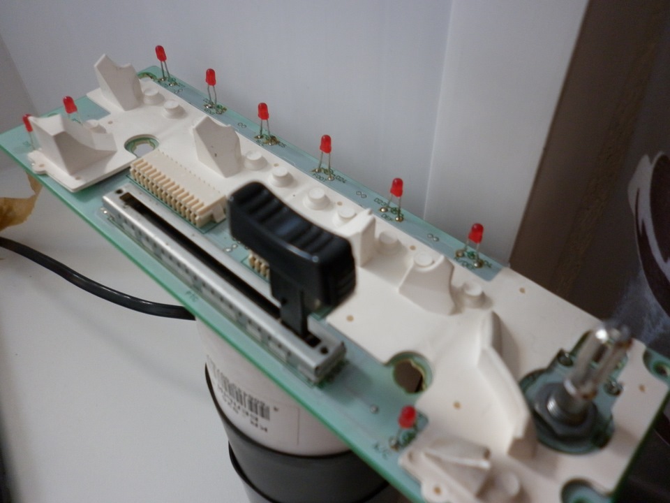 Подсветил пол в бардачке и перепайка светодиодов в климате — Nissan ...