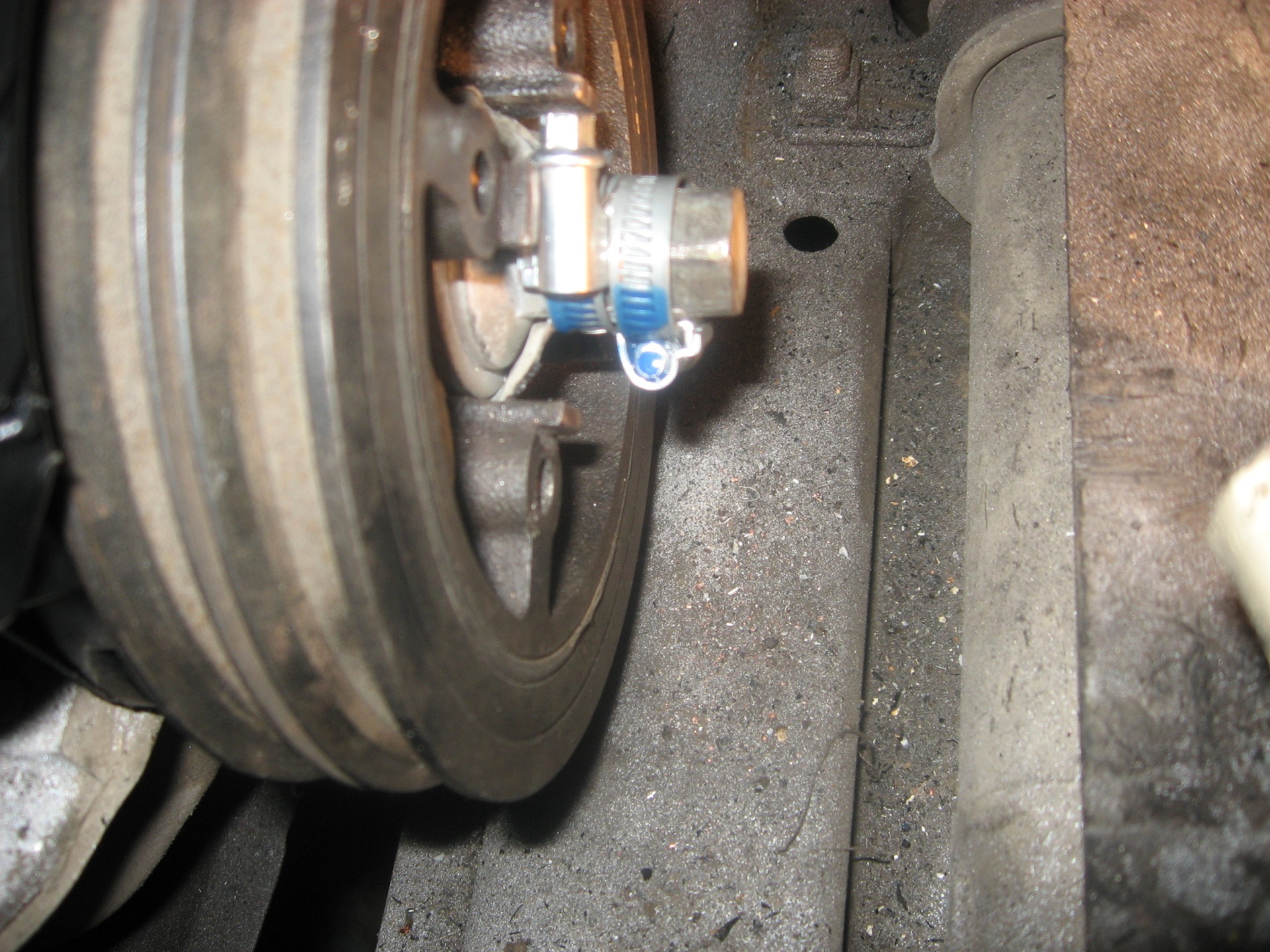 Idea on site - fitting 6 - Toyota HiAce 24 L 1992