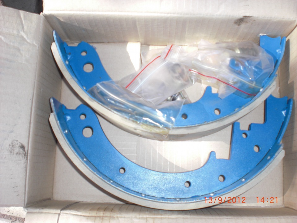 Колодки зил бычок. Тормозной щит задний зил бычок 5301. Щит тормозной зил 5301 в сб. Задние колодки бычок. Задний барабан зил бычок.