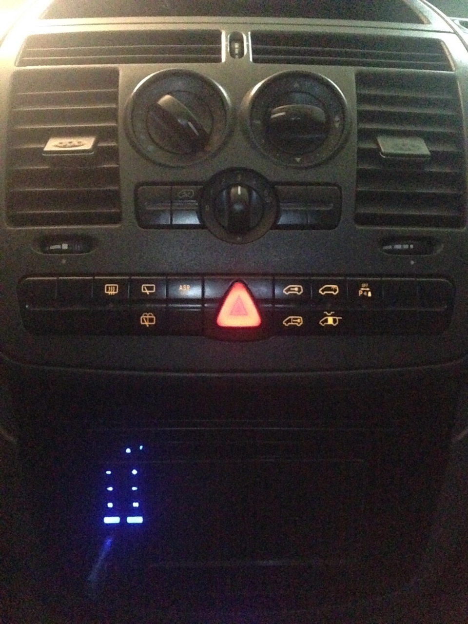 лампочка подсветки рег.печки — Mercedes-Benz Vito (2G), 2,2 л, 2006 ...