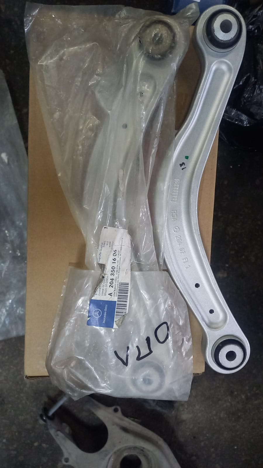 W212 замена заднего подрамника, сайлентблоков, поперечных рычагов ...