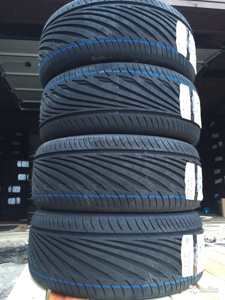 Шины r20. Резина Vredestein Ultrac Sessanta 225/45 r17. Шины Vredestein Ultrac Sessanta. Vredestein Ultrac Sessanta 225/45 r17 разнонаправленные. Автомобильная шина Vredestein Ultrac Sessanta летняя.