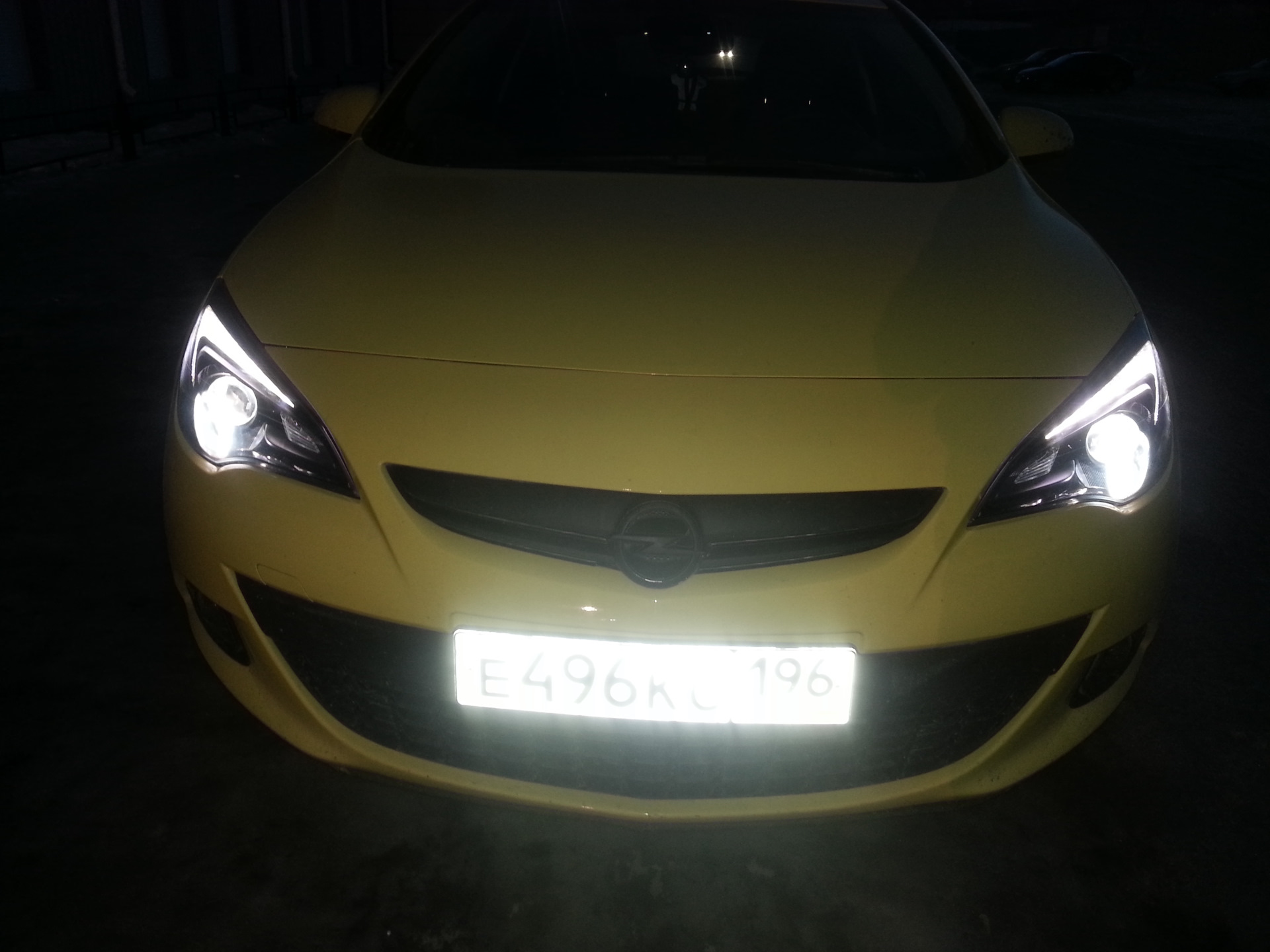 Astra j GTC ксенон. Тонировка фар Opel Astra GTC J. Ангельские глазки Opel Astra j GTC.