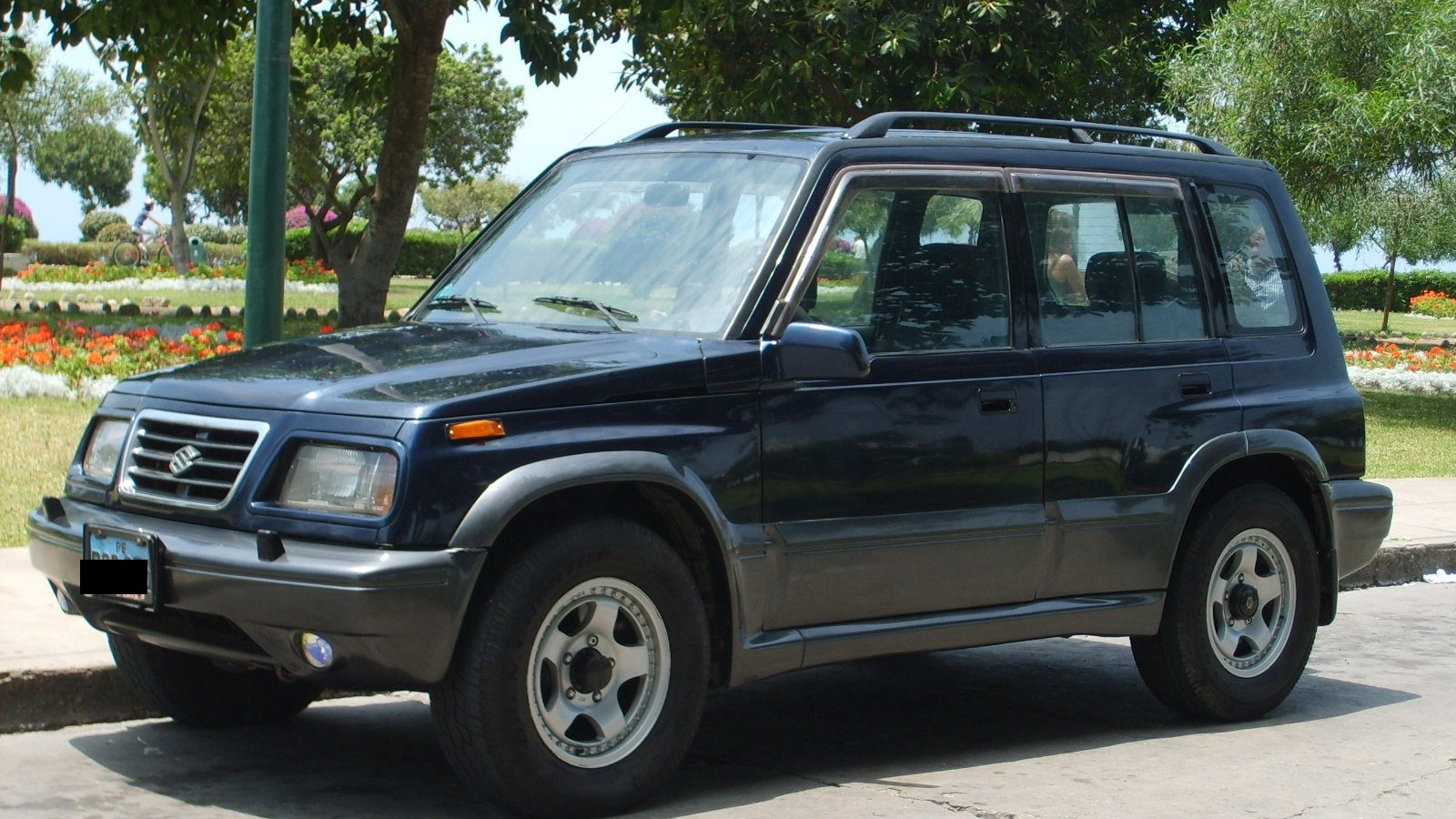 Эскудо автомобиль. Сузуки эскудо 1997. Сузуки эскудо 1997 2 поколение. Suzuki Escudo i. Suzuki Escudo образца 2000 года.