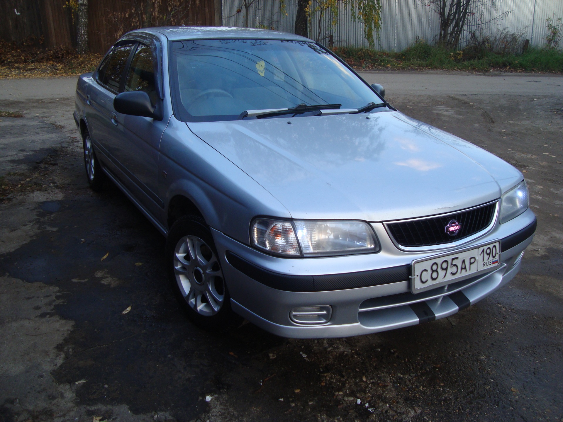 Nissan sunny b15. Ниссан Санни 1.3 2000 год. Ниссан Санни морская волна. Ниссан Санни 98 год фото. Ниссан Санни 95 год фото.