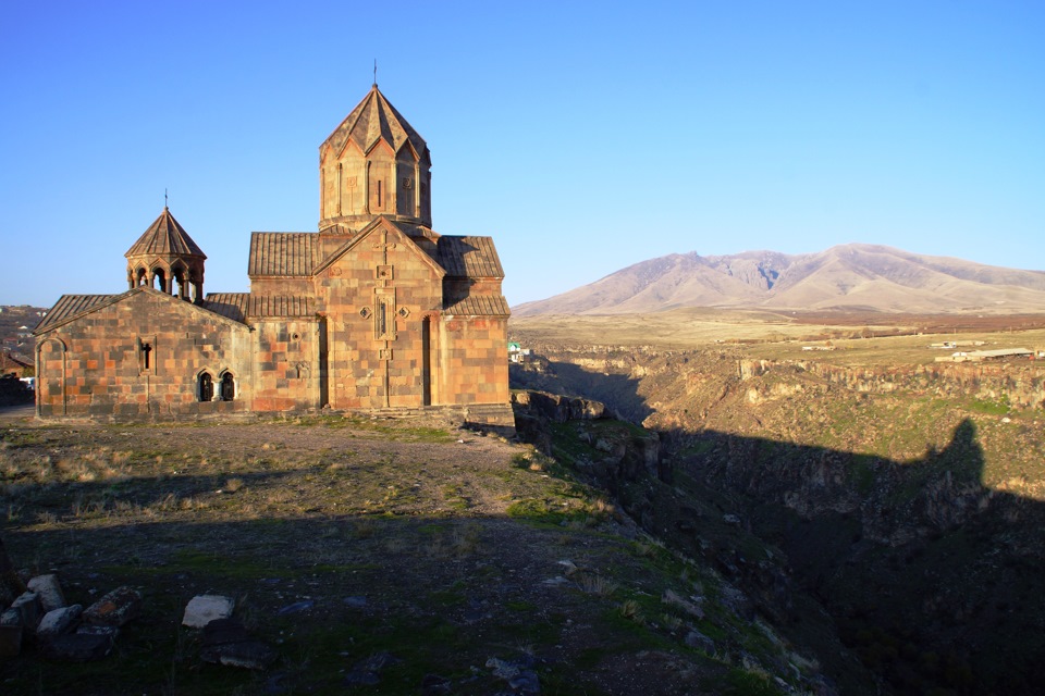 Ереван самостоятельно. Монастырь Ованаванк. Ованаванк Армения. Армения достопримечательности. Ованаванк Армения фото.