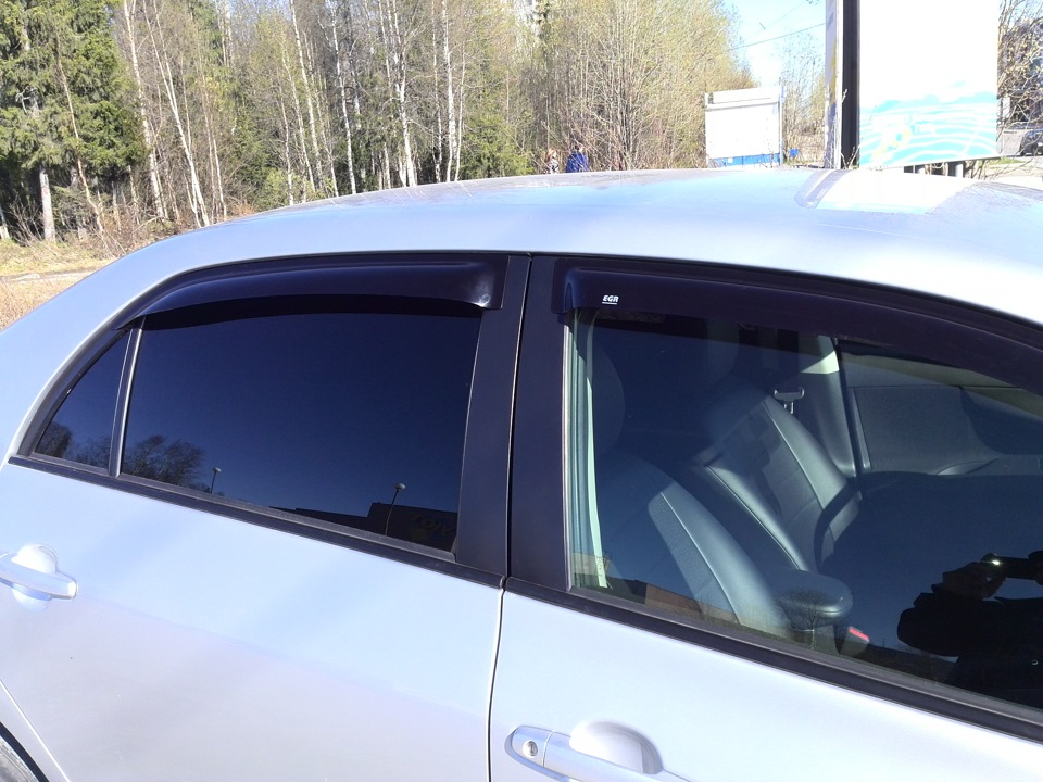 Окраска оконных рамок в черный мат. — Toyota Corolla (140/150), 1,6 л ...