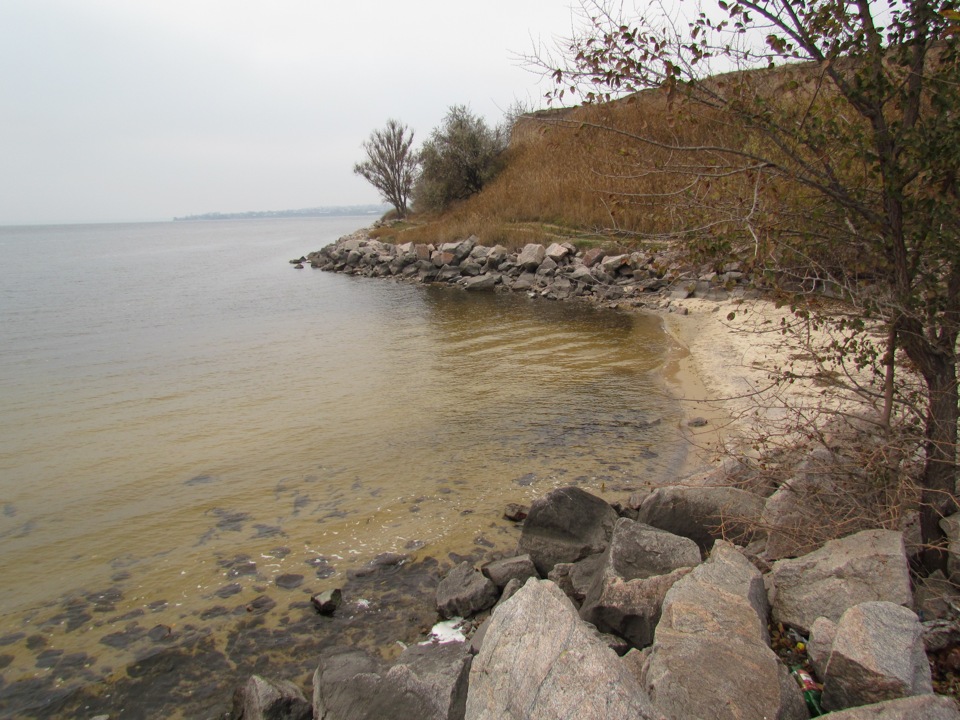 Днепр водохранилища. Никополь Каховское водохранилище. Днепр Каховское водохранилище. Каховское море в Запорожье. Каховское водохранилище дюны.