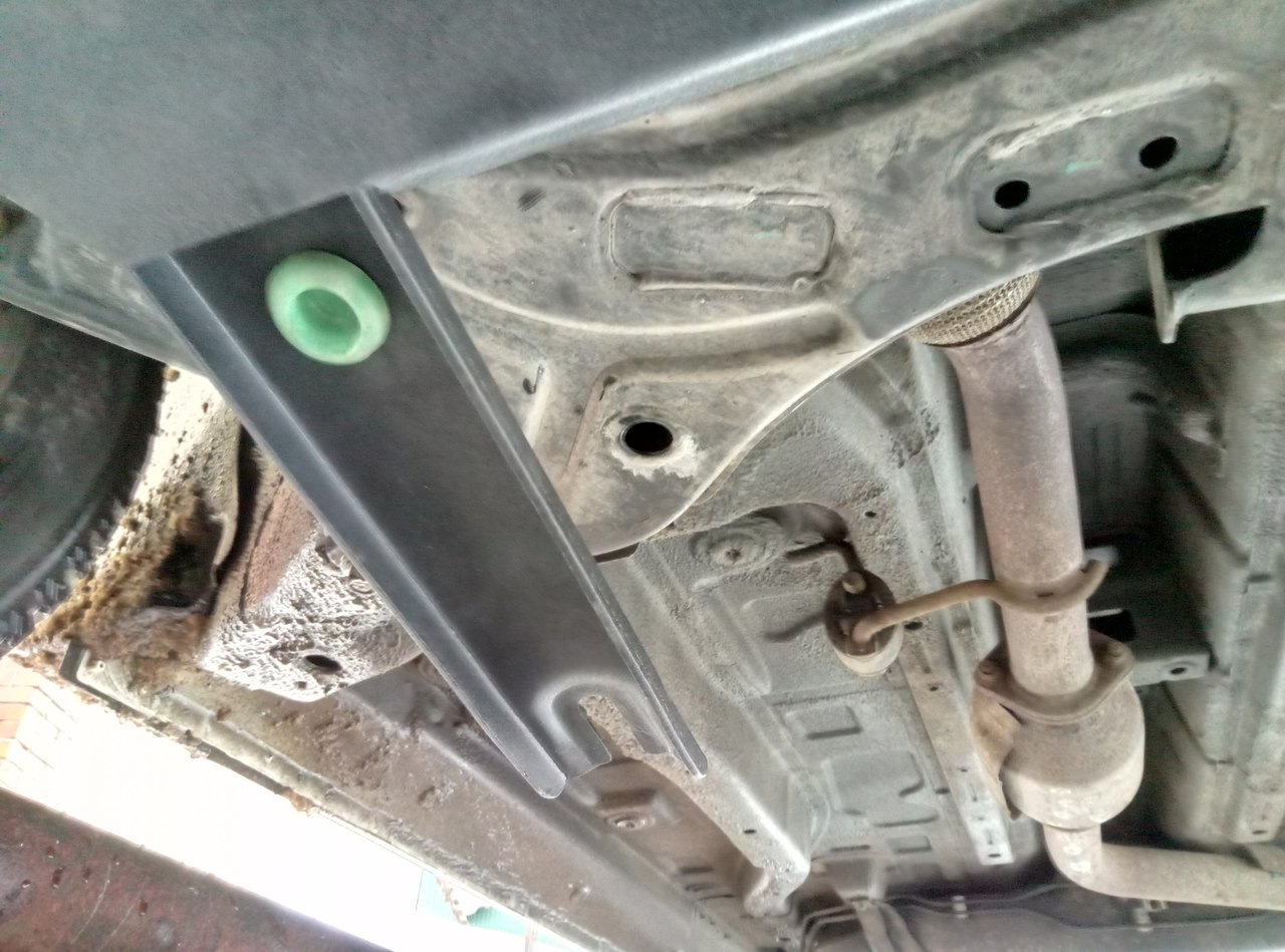Замена вариатора на автомат тойота рав 4. Чери тигго 5 моторный щит. Чери тигго 5 моторный щит. Замена масла в вариаторе тигго 4. Щуп cvt chery tiggo 4.