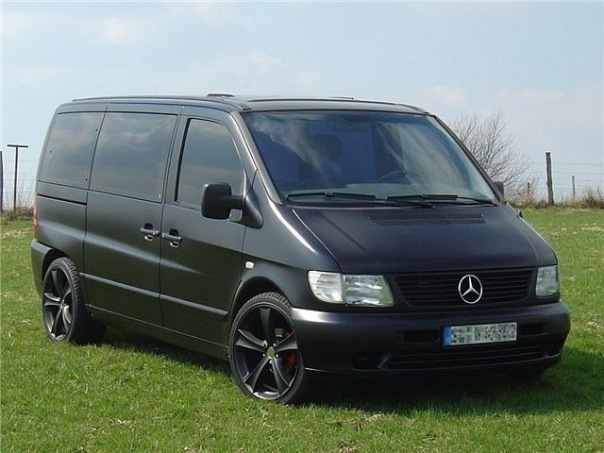 Mercedes Benz v class 2001