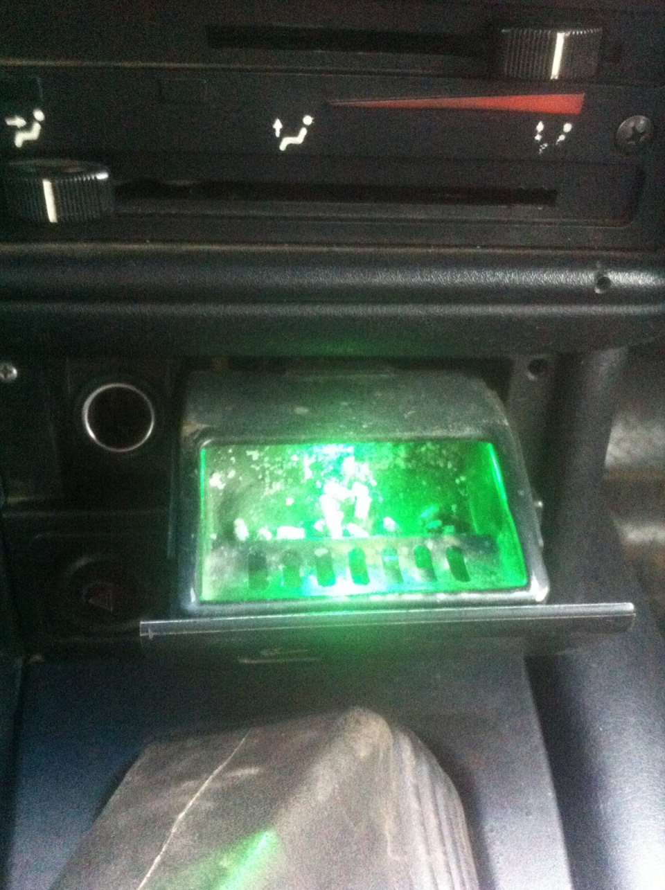 Подсветка пепельницы газ 3102/3110 — ГАЗ 3102, 2,4 л, 2000 года ...